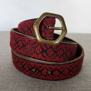 Lucky Brand Leather Belt, with embroidered detail. Red and Black.